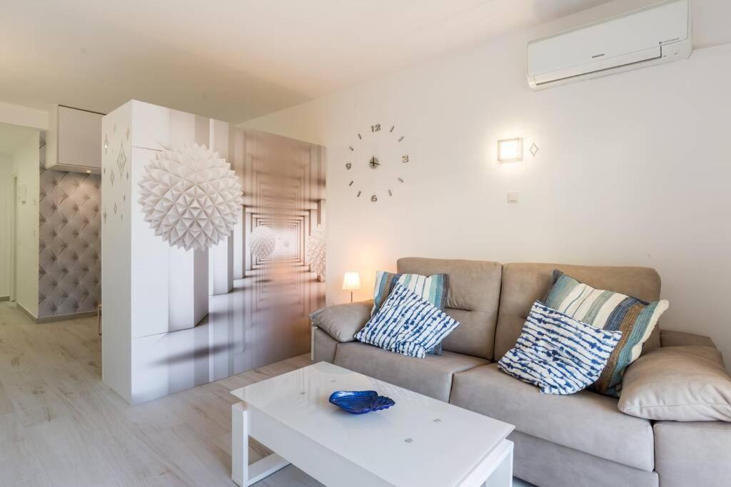 Sol Apartment - C&G Benal Beach Benalmádena Eksteriør bilde