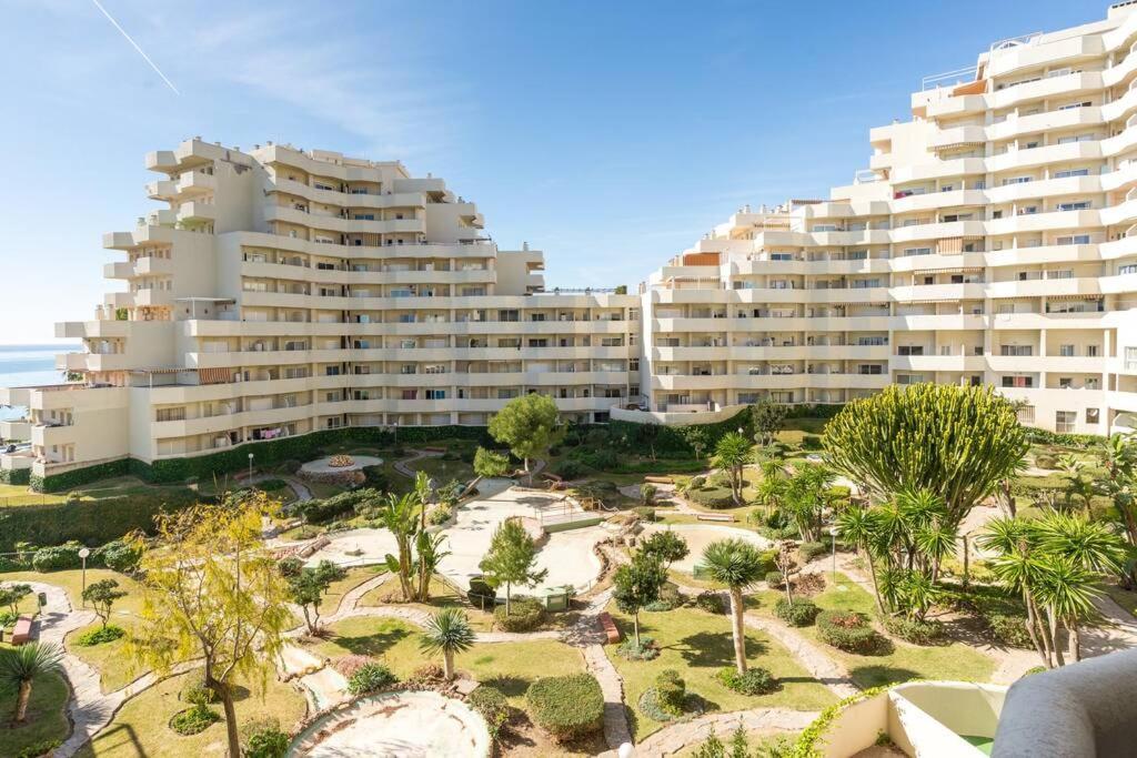 Sol Apartment - C&G Benal Beach Benalmádena Eksteriør bilde