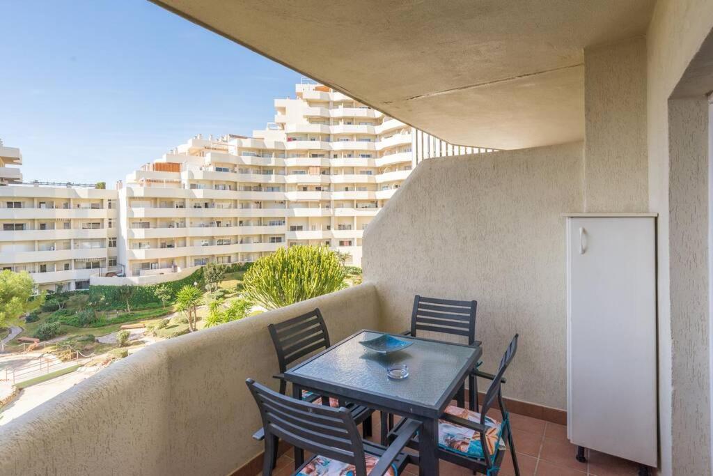 Sol Apartment - C&G Benal Beach Benalmádena Eksteriør bilde